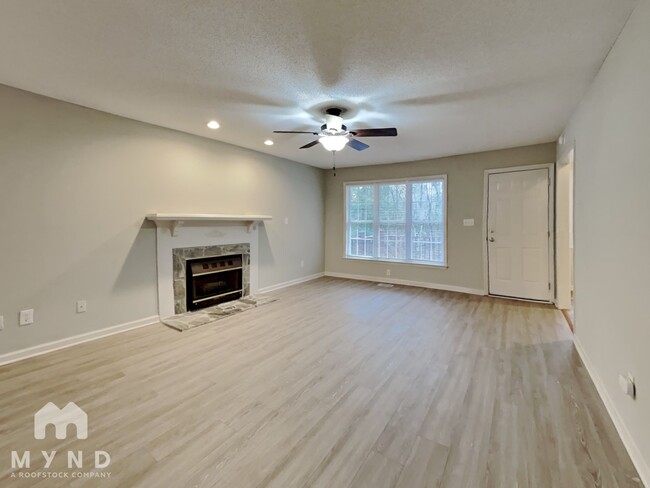 Building Photo - 606 Blazing Star Ct