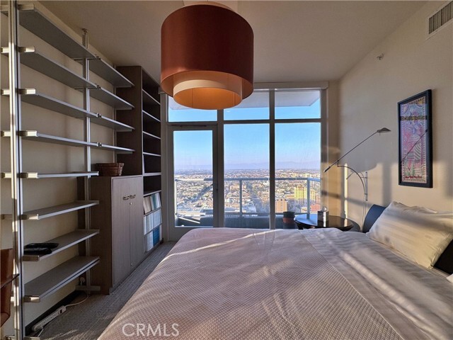 Building Photo - 400 W Ocean Blvd