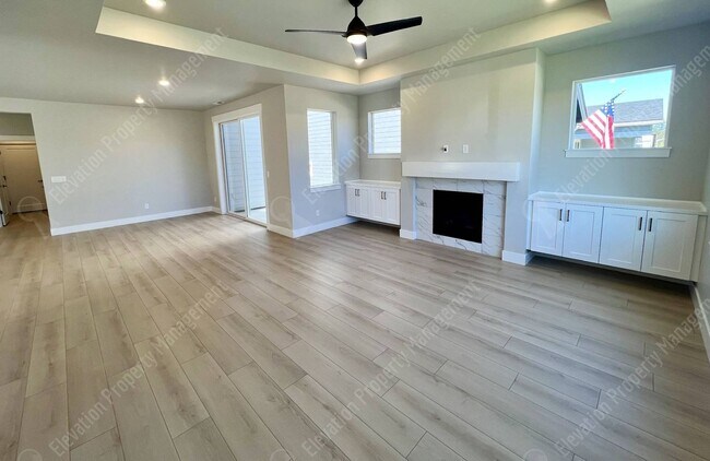 Building Photo - Brand NEW Pahlisch 3 BR - 2.5 BA Home in S...