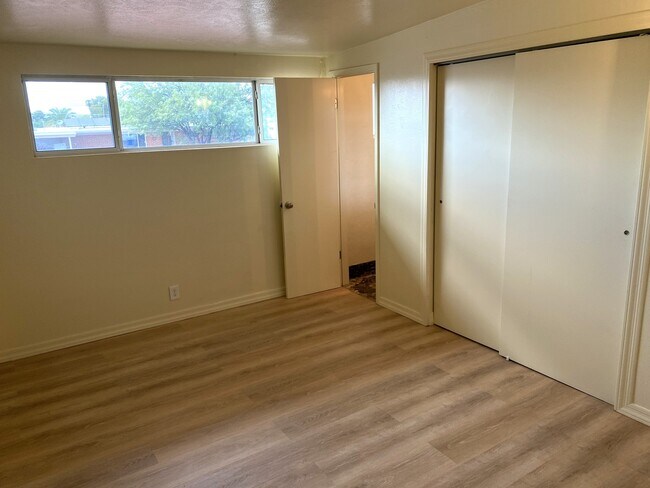 Building Photo - 7268 E Eastview Dr