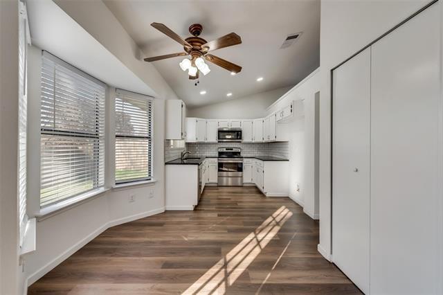 Building Photo - 1405 Thistlewood Ln