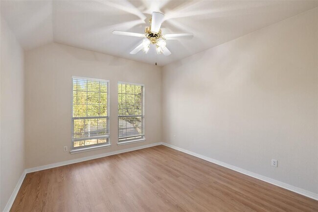 Building Photo - 11505 Leon Grande Cove