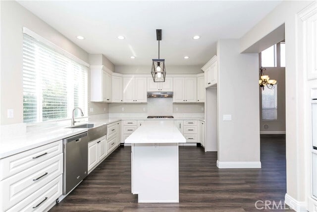 Building Photo - 16252 Fieldcrest Ct