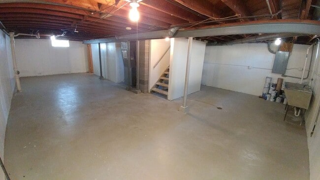 Building Photo - 3 Bedroom 1 Bath Adorable Cape Cod