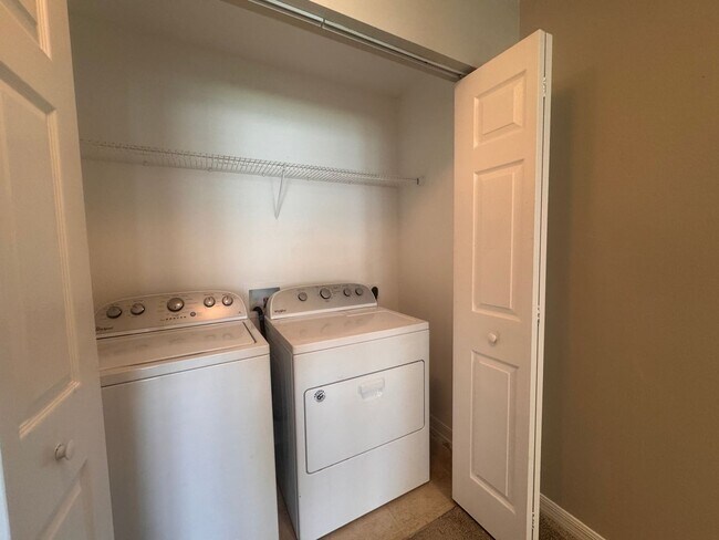 Building Photo - Now Available ! 3BR/2.5BA | Townhome | 1-Car Garage Parking | Community Pool!