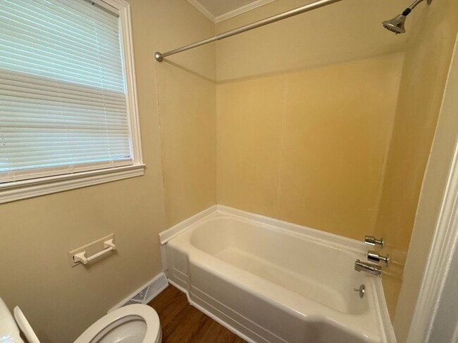 Building Photo - 3-bedroom, 1-bath Brick Home