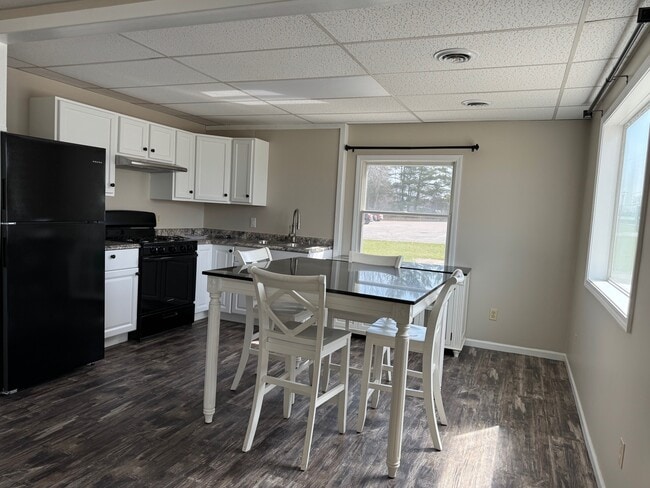 Building Photo - 2 bed house