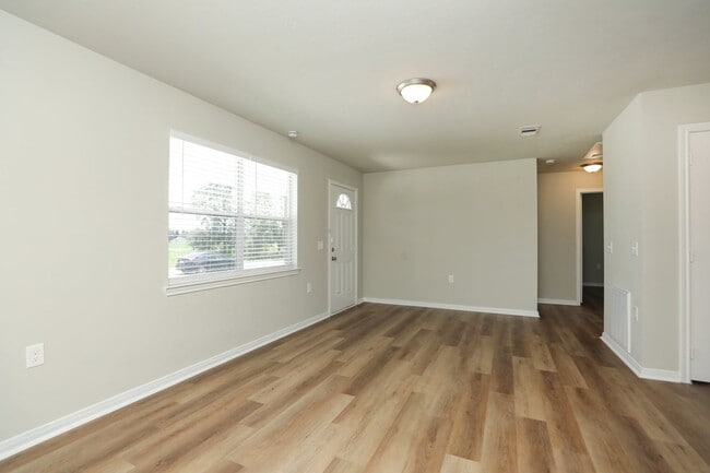 Building Photo - 2 bed / 1 bath home in Waller County. Move...