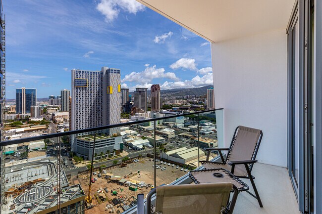 Building Photo - 1000 Auahi St