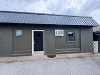Building Photo - Newly remodeled 2 bedroom