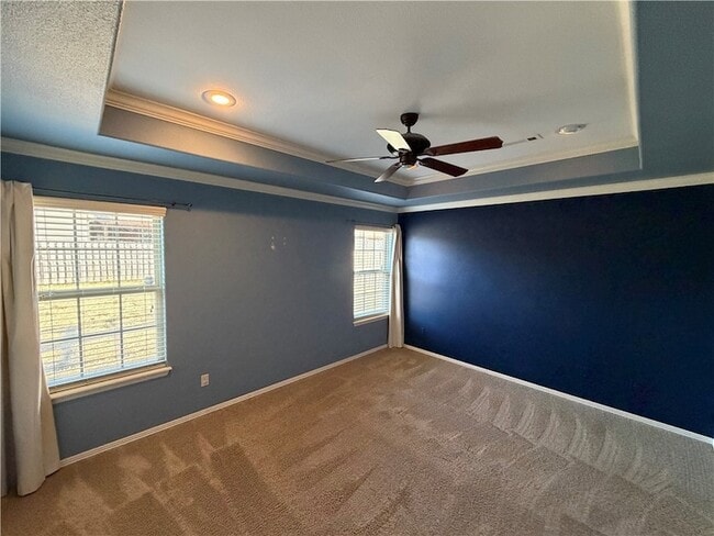 Building Photo - 3302 SW Briar Creek Ave