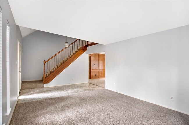 Building Photo - 2130 Lake Hills Dr