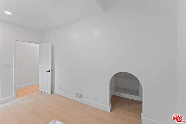 Building Photo - 1800 Benedict Canyon Drive