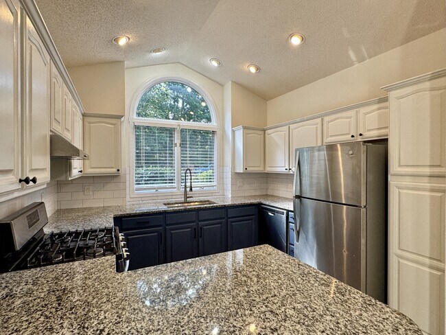 Building Photo - 310 Paoli Trce