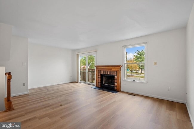 Building Photo - 6591 Ewald Ct