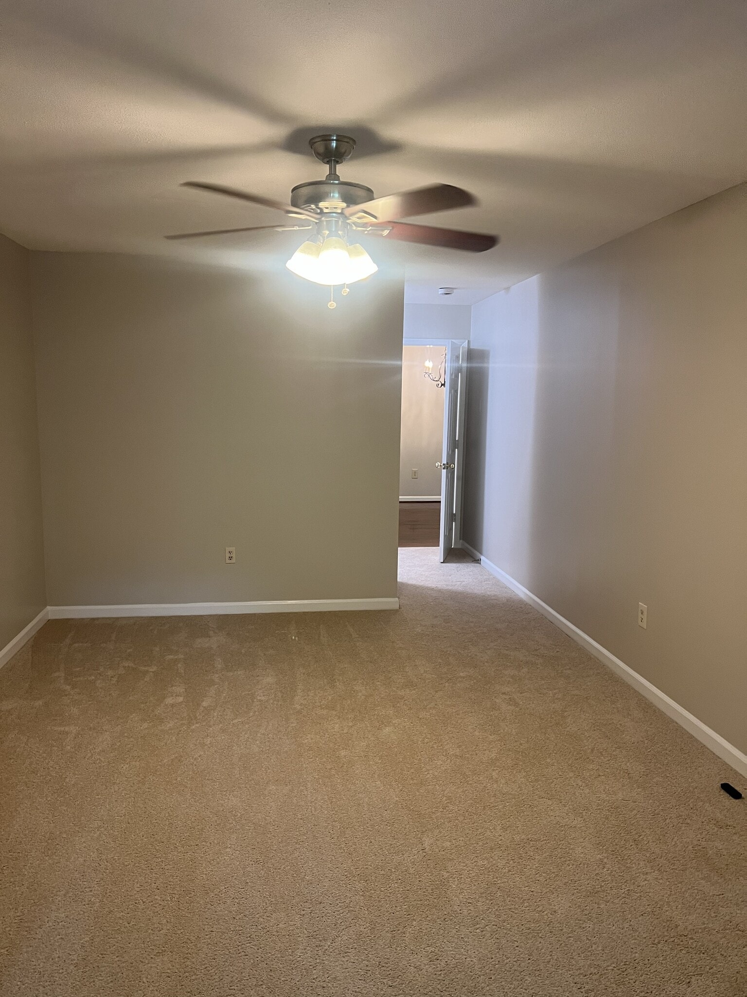 Building Photo - 2301 Pine Heights Dr NE