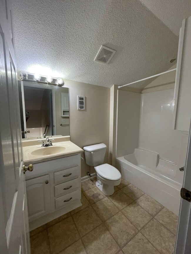 Building Photo - 233 Timber Wind Dr