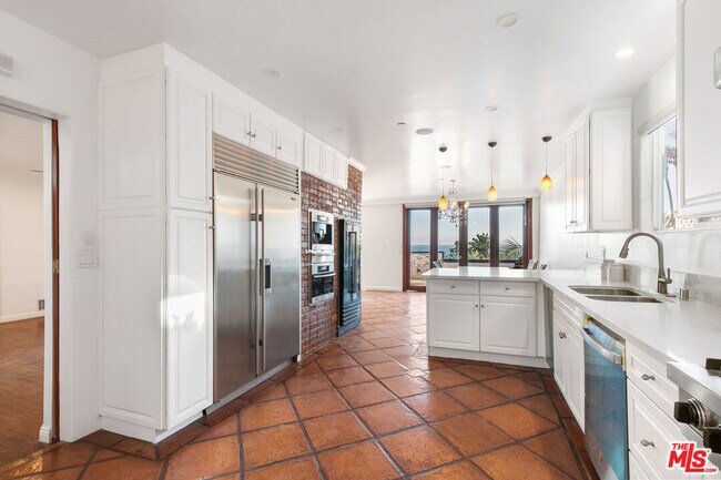 Building Photo - 17737 Porto Marina Way