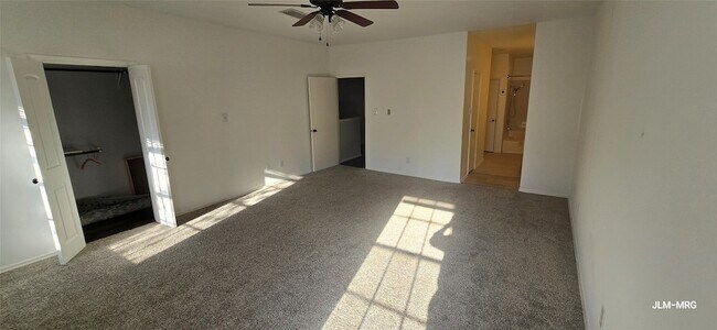 Building Photo - 17471 Red Oak Dr