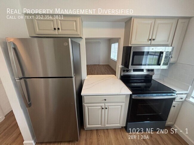 Building Photo - 1023 NE 2nd St