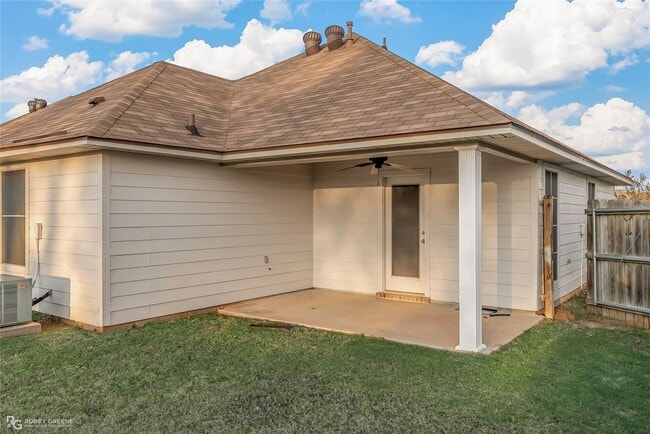 Building Photo - LEGACY BEAUTY.. Close to Barksdale Air Force Base..