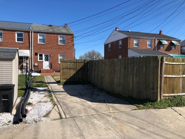 Building Photo - $1795 / 3br - 1600ft2 - Recently Renovated Single Family Home   ** BALTIMORE COUNTY **