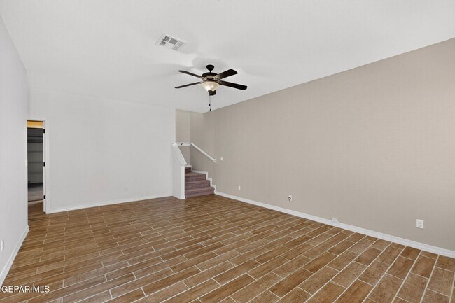 Building Photo - 14613 Sunny Land Ave
