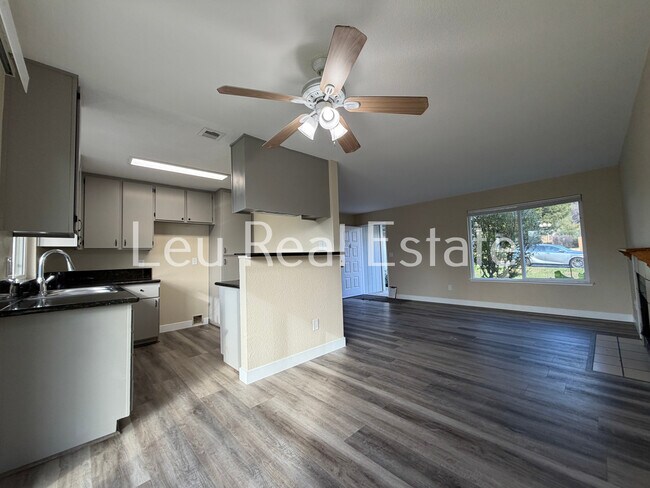 Building Photo - 7628 N Colony Wy