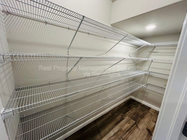 Building Photo - 1613 Crimson Lake Blvd