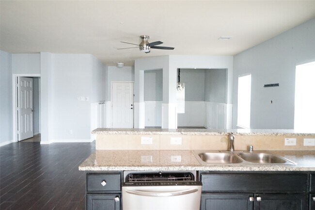 Building Photo - 10710 Barker View Dr