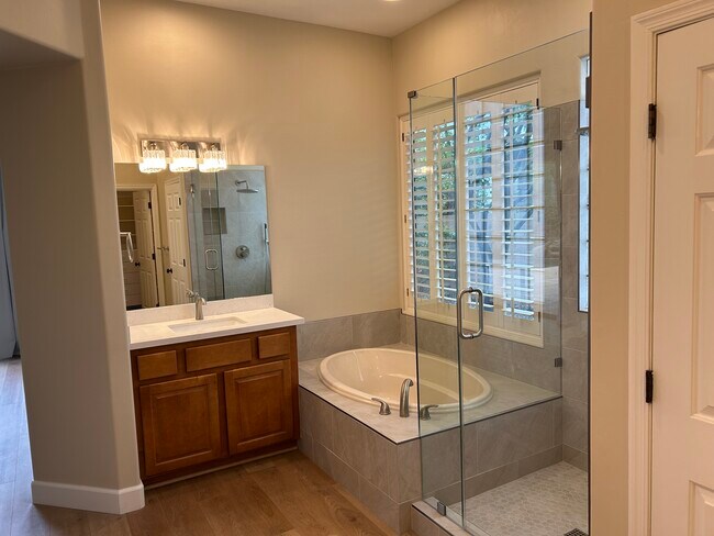 Building Photo - 42019 N Golf Crest Rd