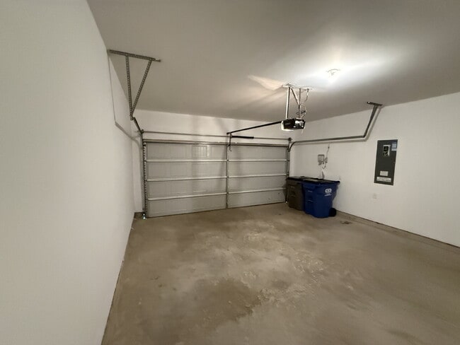 Building Photo - 3215 Sedge Grass Dr