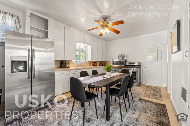 Building Photo - 808 Main St