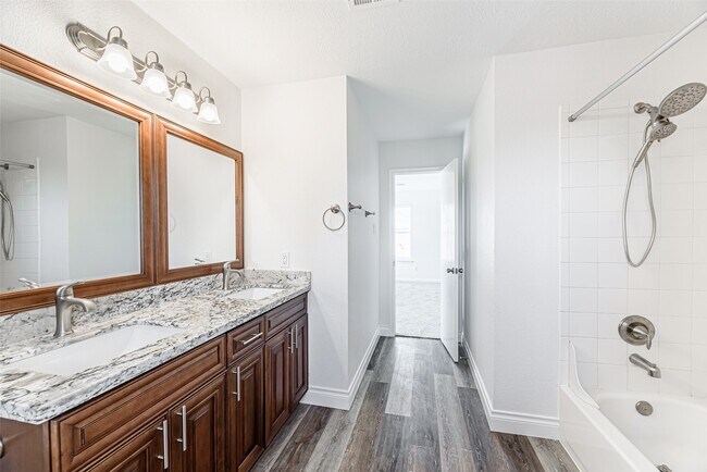 Building Photo - 2723 Piney Lake Ct