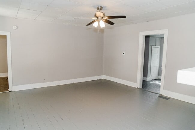 Building Photo - 218 W Chappell St
