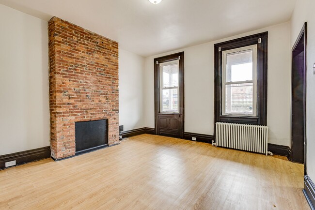 Building Photo - 836 Industry St