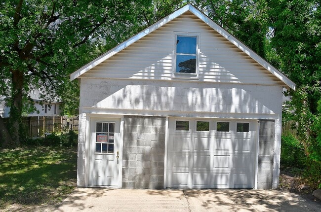 Building Photo - FOR RENT  - NORFOLK / ODU AREA