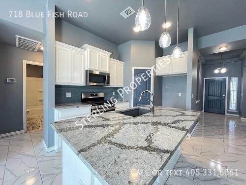 Building Photo - 718 Blue Fish Rd