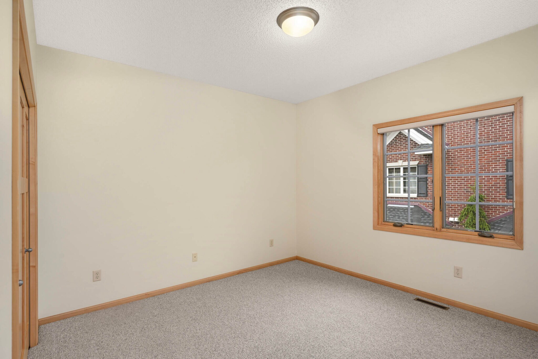 Building Photo - 10855 Falling Water Ln