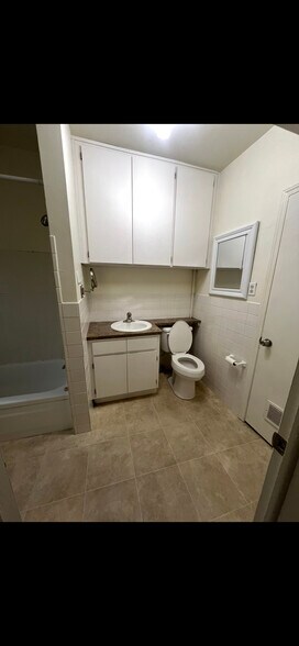 Bathroom - 2004 E 125th St