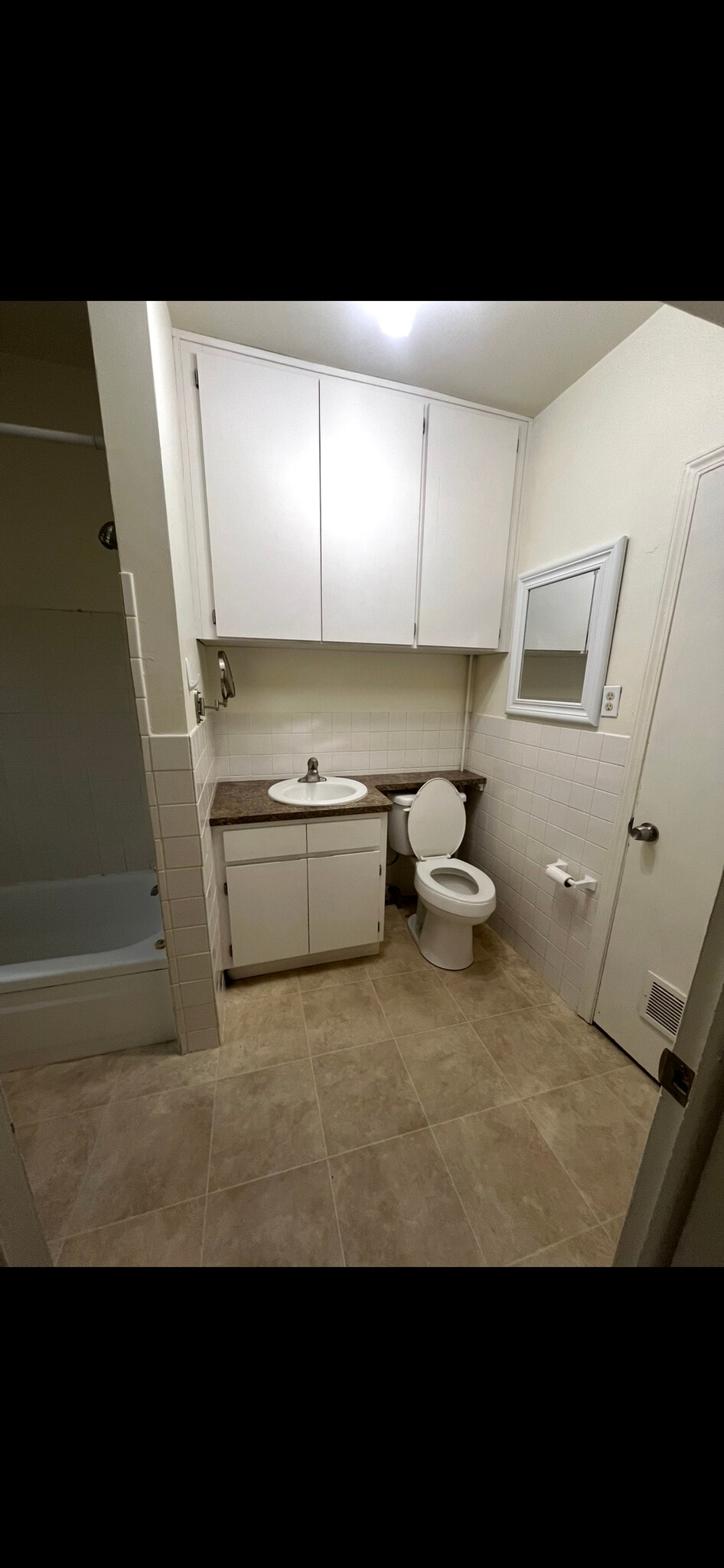 Bathroom - 2004 E 125th St