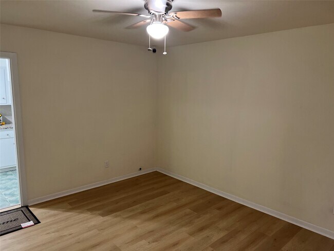 Building Photo - 4222 Botany Ln