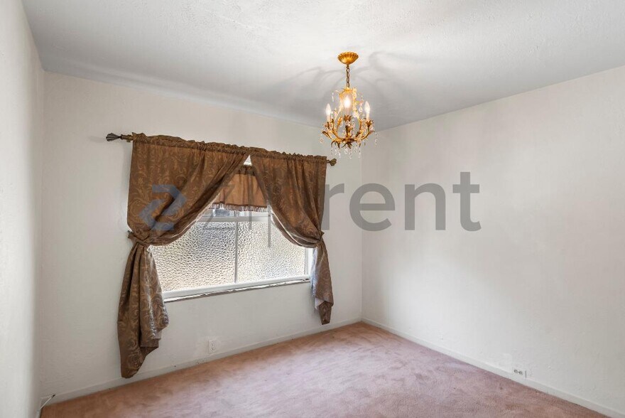 Building Photo - 1240 Parker St