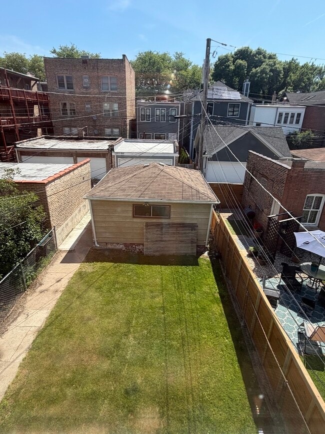 Building Photo - 4847 N Claremont Ave