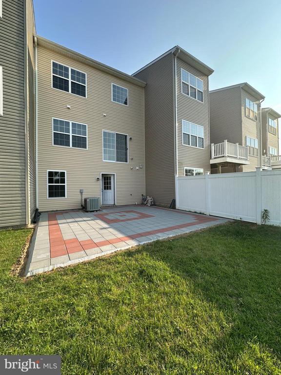 Building Photo - 10373 Lantern Ln