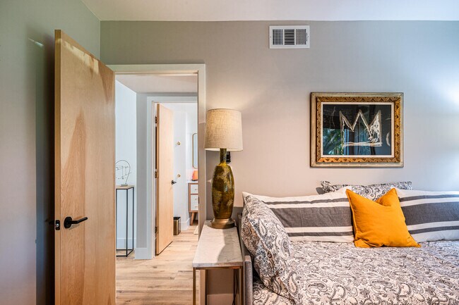 Building Photo - 2748 E Via Escuela