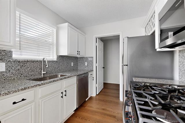 Building Photo - 2864 Hampshire Ln