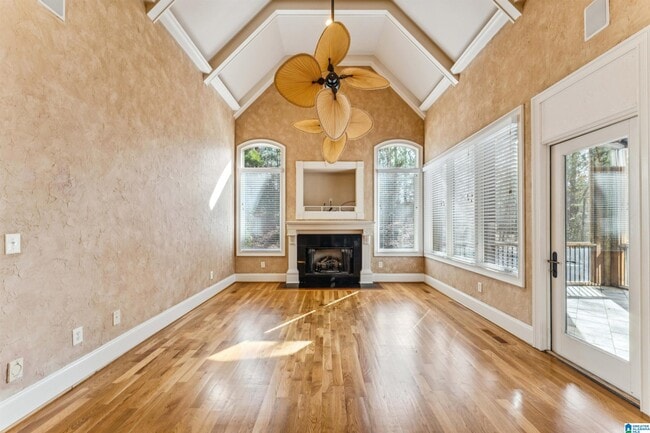 Building Photo - 2005 Lake Heather Dr