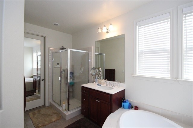 Building Photo - Gorgeous Home In the Desired Chesapeake Neighborhood