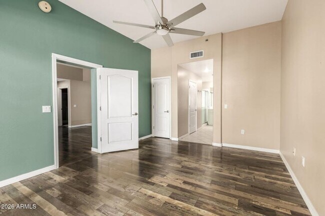 Building Photo - 2302 N Central Ave